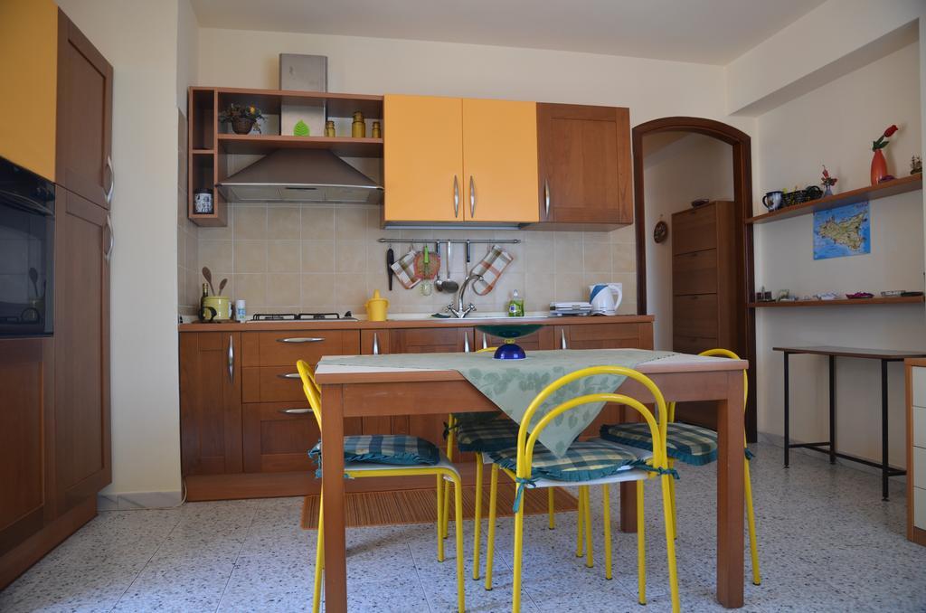 Casa Susanna Fondachello  Bagian luar foto