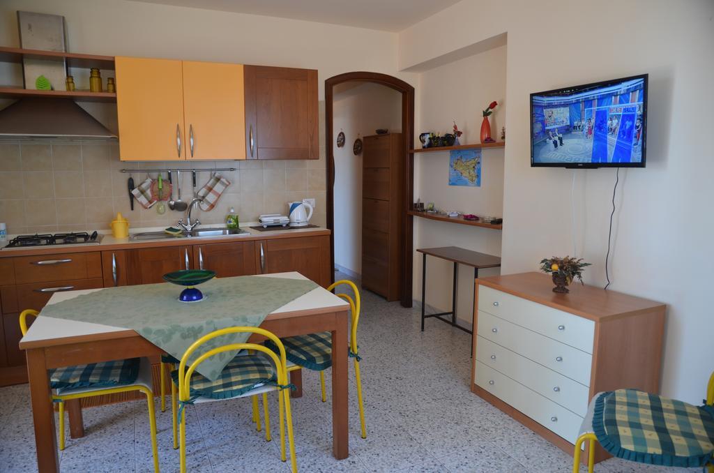 Casa Susanna Fondachello  Bagian luar foto