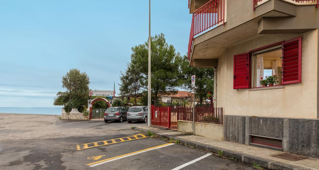 Casa Susanna Fondachello  Bagian luar foto